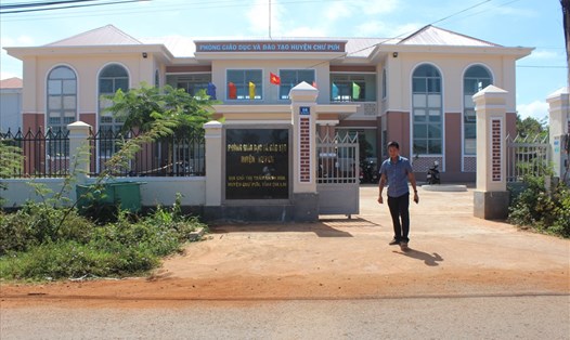 3 cán bộ Phòng GDĐT huyện Chư Pưh (Gia Lai) lập chứng từ khống, chiếm đoạt nhiều tỉ đồng. Ảnh Đình Văn.