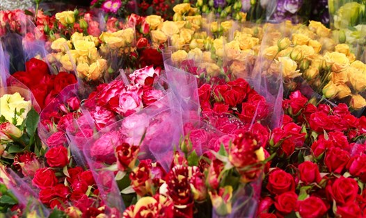 Hoa hồng "cháy hàng" ngày lễ tình nhân. Ảnh: PT