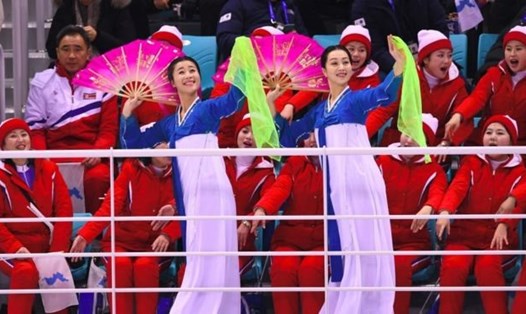 Đội cổ vũ Triều Tiên tại Olympic PyeongChang. Ảnh: Getty. 