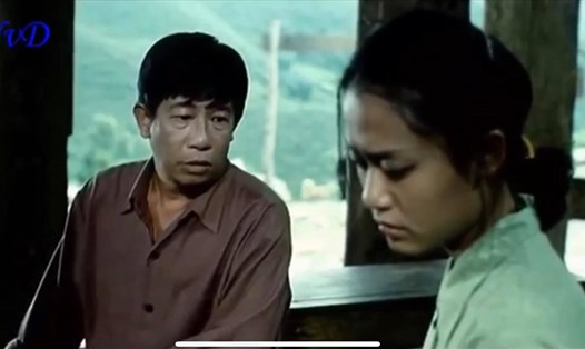 Hồng Ánh và nghệ sĩ Nguyễn Hậu trong bộ phim Thung lũng hoang vắng.