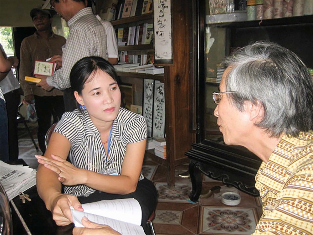Bói Kiều trong Khu di tích. Ảnh: Trần Đăng.