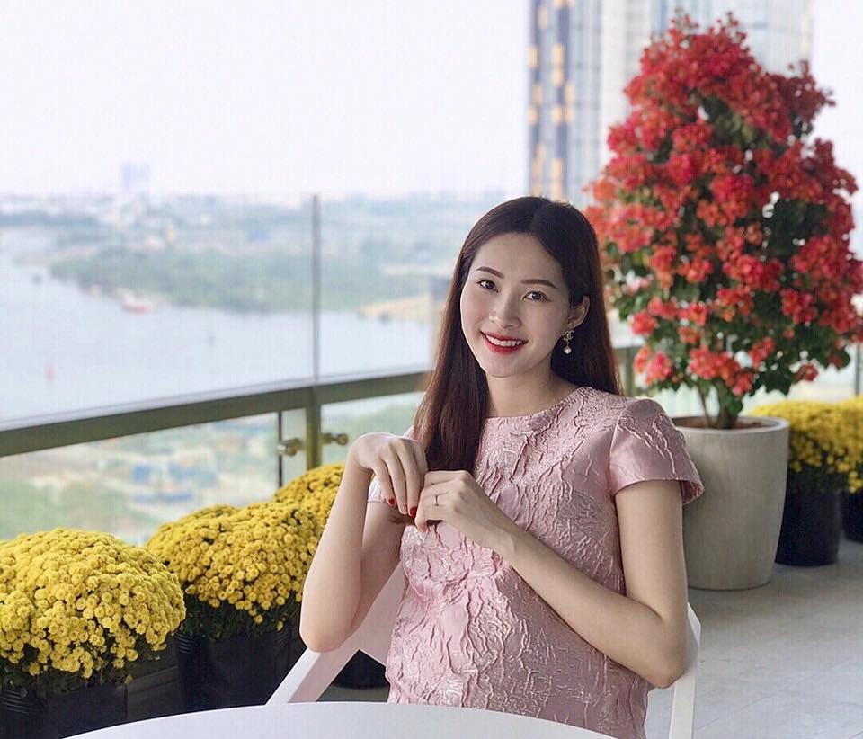 Hoa hậu Đặng Thu Thảo vẫn xinh đẹp khi mang thai.
