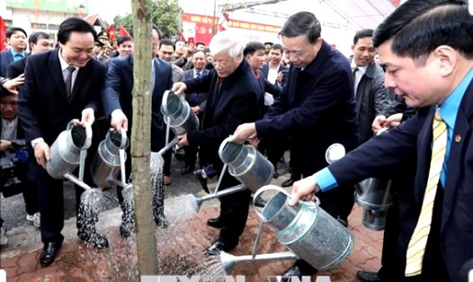 Tổng Bí thư Nguyễn Phú Trọng dự lễ phát động Tết trồng cây tại tỉnh Hưng Yên.