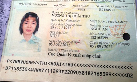 Hộ chiếu có tên người khác nhưng lại mang ảnh bà Trần Thị Bình.