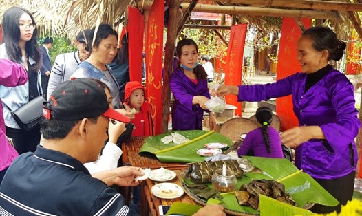 Những hình ảnh "chợ Tết xưa" tại Quảng Bình đã tạo ấn tượng mạnh đối với du khách. Ảnh: Lê Phi Long