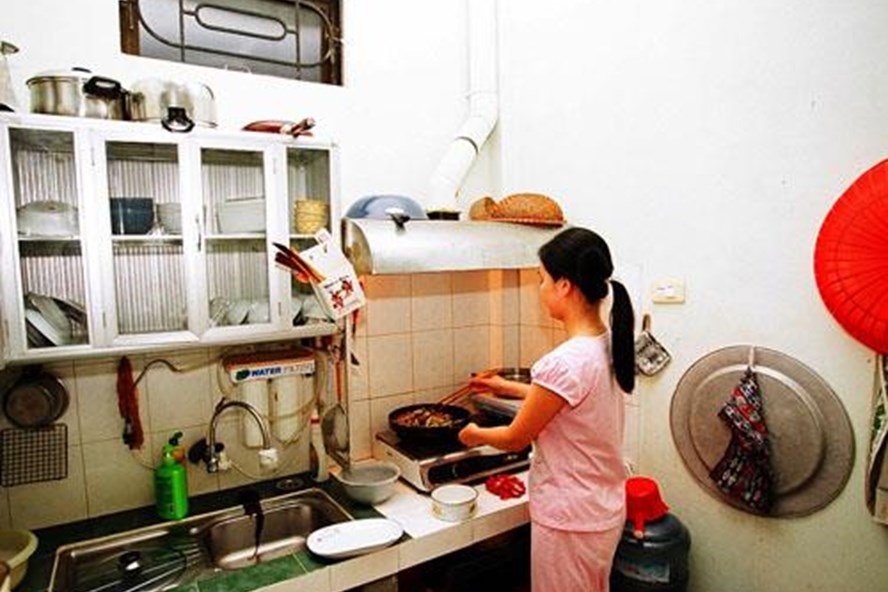 Lao động giúp việc gia đình. Nguồn Báo Dân Sinh.