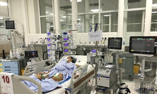Các bác sĩ đã cứu thành công bé H.M.T. bị viêm cơ tim cấp- sốc tim có nguy cơ tử vong bằng kỹ thuật ECMO