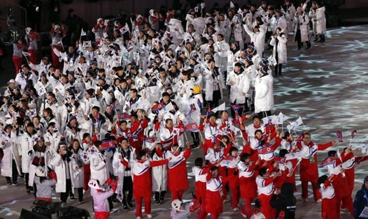 Đoàn diễu hành của Triều Tiên và Hàn Quốc tại lễ bế mạc Olympic PyeongChang 2018. Ảnh: Reuters. 