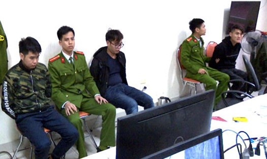 Nhóm đối tượng gồm 3 người Trung Quốc nhập cảnh trái phép vào tỉnh Quảng Ninh (Việt Nam) phạm tội, bị CA Quảng Ninh bắt giữ, khởi tố. Ảnh: CAQN