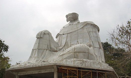 Tượng Bà Chúa Xứ thứ hai được xây dựng trên núi Sam (ảnh: dantri.com.vn).
