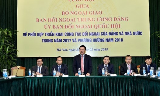 Ủy viên Bộ Chính trị, Phó Thủ tướng - Bộ trưởng Ngoại giao Phạm Bình Minh phát biểu tại cuộc họp. Ảnh: VBC. 