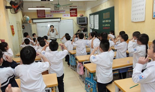 Trường tiểu học Bình Minh (quận Hoàn Kiếm, Hà Nội) với diện tích rất chật hẹp. Ảnh: HẢI NGUYỄN