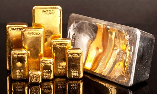 Giá vàng hôm nay tiếp tục giảm theo giá vàng thế giới.