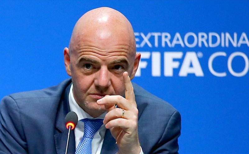 Quang Hải và các tuyển thủ U23 đón Chủ tịch FIFA Gianni Infantino