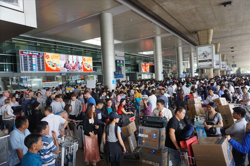 NHÀ GA T1 SÂN BAY TÂN SƠN NHẤT ĐANG TIẾN HÀNH CẢI TẠO VÀ MỞ RỘNG HIỆN ĐẠI