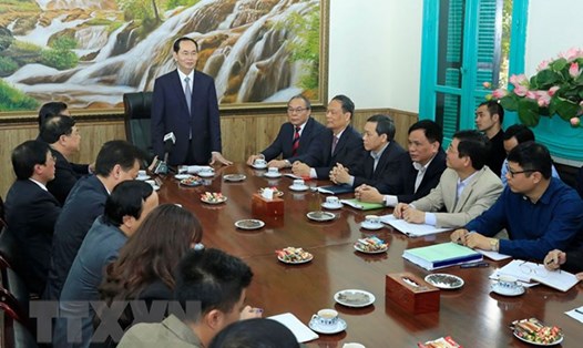 Chủ tịch nước Trần Đại Quang, Trưởng Ban Chỉ đạo cải cách Tư pháp Trung ương đến thăm, làm việc với Văn phòng Thường trực Ban Chỉ đạo cải cách Tư pháp Trung ương. Ảnh: TTXVN/ VietnamPlus.