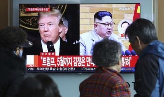 Truyền hình đưa tin về cuộc gặp dự kiến giữa Tổng thống Donald Trump và nhà lãnh đạo Kim Jong-un. Ảnh: Getty Images