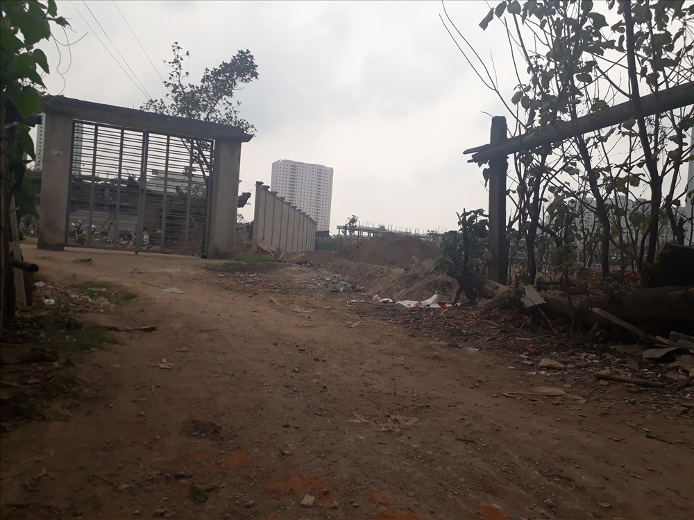 Đường vào dự án Eden Rose đến nay vẫn chưa hoàn thành 