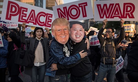 Tuần hành vì hòa bình ở Seoul, Hàn Quốc. Ảnh: AFP