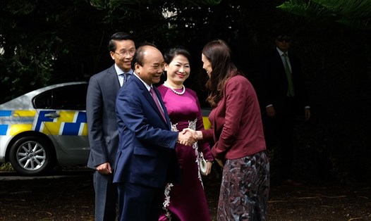 Lễ đón chính thức Thủ tướng Nguyễn Xuân Phúc thăm New Zealand dưới sự chủ trì của Thủ tướng Jacinda Arden. Ảnh: VGP.