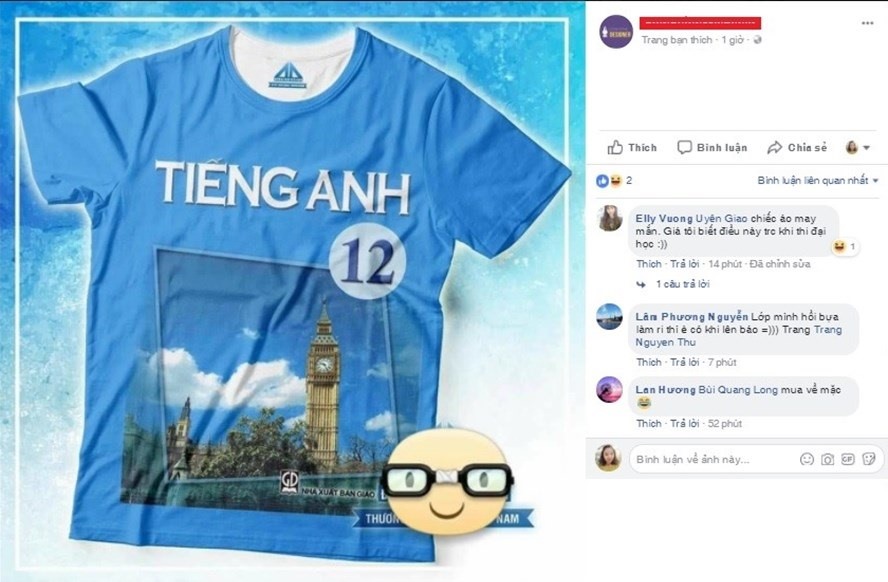 Rất nhiều bạn học sinh truy tìm áo đồng phục này, để hy vọng mỗi khi đi thi môn học nào, sẽ mặc chiếc áo có in ảnh bìa sách giáo khoa môn học đó để lấy may mắn.