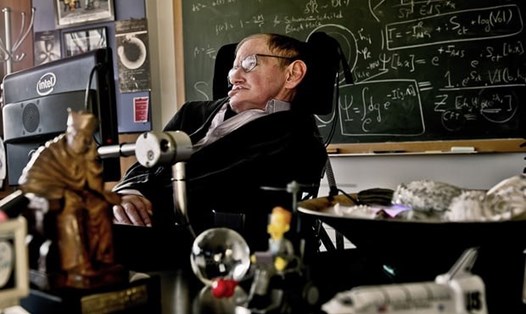 Stephen Hawking qua đời ở tuổi 76. Ảnh: The Guardian. 