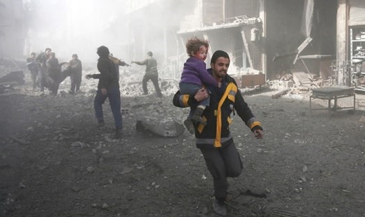 Hình ảnh sau một cuộc không kích ở Đông Ghouta. Ảnh: Getty. 