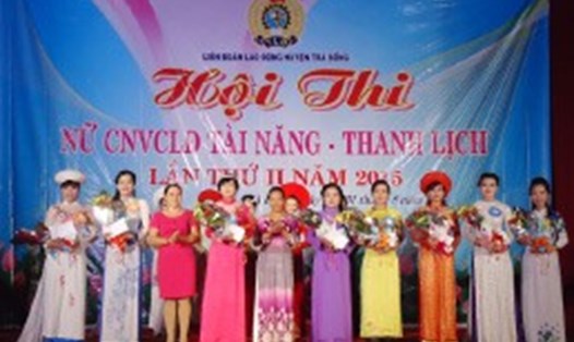 Hội thi nữ CNVCLĐ tài năng - thanh lịch do LĐLĐ huyện Trà Bồng tổ chức năm 2015. Ảnh: HT