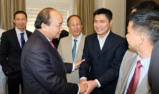 Thủ tướng trong cuộc gặp với các doanh nhân, trí thức người Việt tại Australia. Ảnh: VGP