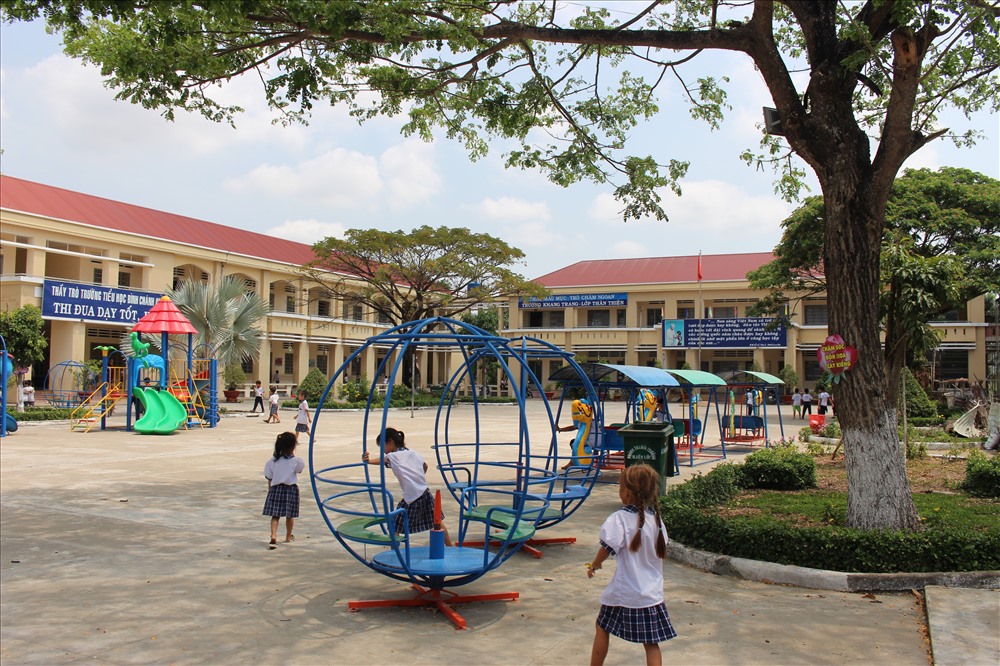 Trường TH Bình Chánh nới xảy ra vụ cô giáo quỳ xin lỗi.