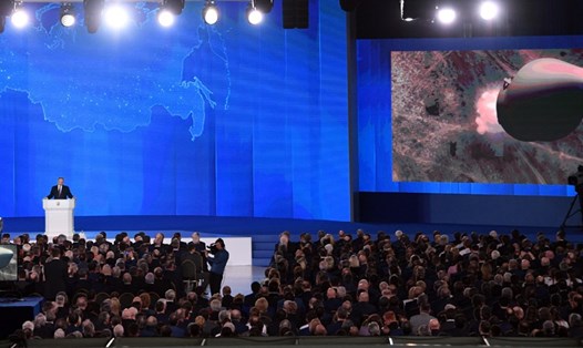 Tổng thống Vladimir Putin khoe sức mạnh hạt nhân Nga trong thông điệp liên bang ngày 1.3. Ảnh: RT