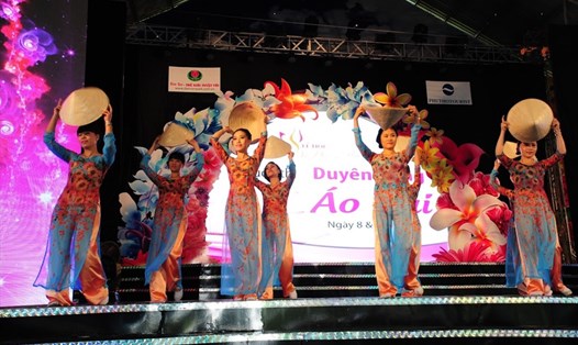 Lễ hội áo dài đầu tiên của TP.HCM vào năm 2014 tổ chức tại Đầm Sen. Ảnh: X.N