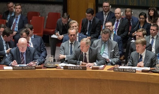 Các nhà ngoại giao Nga, Thụy Điển và Anh (từ trái sang phải) tại một cuộc họp của Hội đồng Bảo an Liên Hợp Quốc. Ảnh: AP