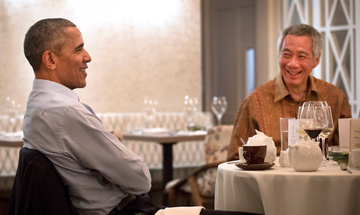 Tổng thống Barack Obama và Thủ tướng Singapore Lý Hiển Long. Ảnh: CNA. 