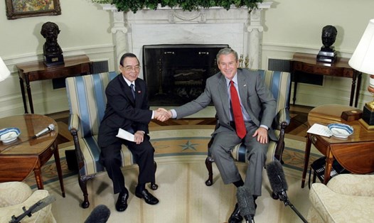 Thủ tướng Phan Văn Khải hội đàm với Tổng thống George W. Bush tại Nhà Trắng ngày 21.6.2005. Ảnh: AFP/Getty