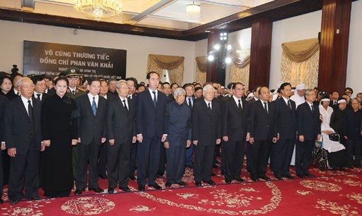 Ngày 20.3, tại Hội trường Thống Nhất (TP.Hồ Chí Minh), lễ tang đồng chí Phan Văn Khải - nguyên Ủy viên Bộ Chính trị, nguyên Thủ tướng Chính phủ - được tổ chức trọng thể theo nghi thức Quốc tang. Ảnh: TTXVN