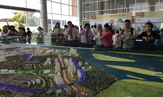 Khách hàng tham quan dự án Khu đô thị Long Hưng tại Biên Hoà, Đồng Nai