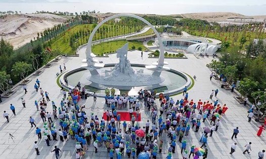 Khu tưởng niệm chiến sĩ Gạc Ma trở thành điểm du lịch đặc biệt của du khách khi đặt chân đến tỉnh Khánh Hòa.
