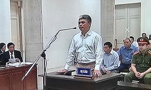Bị cáo Nguyễn Xuân Sơn khai tại tòa.