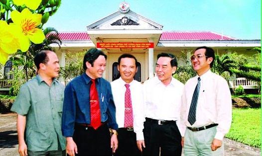Thủ tướng Phan Văn Khải thăm Nông trường Ia Pat, thuộc Tổng Công ty cà phê Gia Lai (năm 2003)
