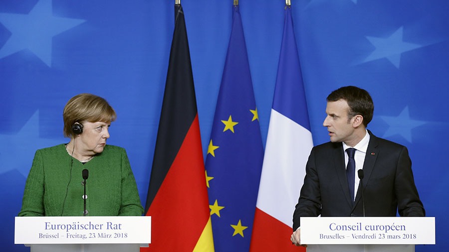 Thủ tướng Đức Angela Merkel và Tổng thống Pháp Emmanuel Macron. Ảnh: Reuters. 