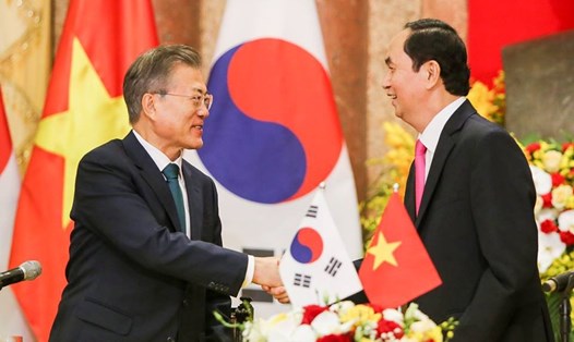 Chủ tịch Nước Trần Đại Quang và Tổng thống Hàn Quốc Moon Jae-in. Ảnh: Hồng Nguyễn. 