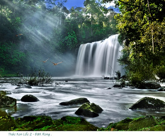 Quần thể thác nước tuyệt đẹp của huyện K'Bang (Gia Lai).