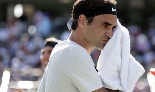Roger Federer để thua ngay trong trận ra quân ở ATP 1000 Miami mở rộng 2018. Ảnh: AP