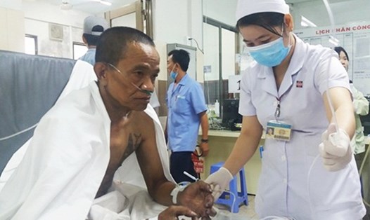 Một trong những nạn nhân vụ cháy chung cư Carina được điều trị tại BV Nguyễn Tri Phương