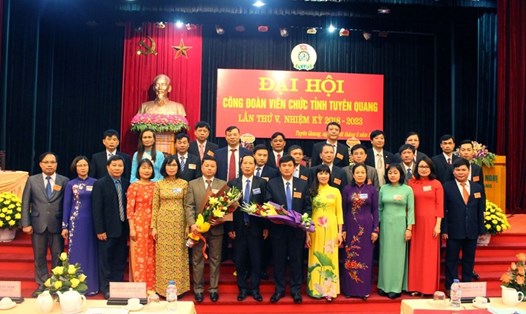 Lãnh đạo Đảng ủy Khối các cơ quan tỉnh Tuyên Quang, LĐLĐ tỉnh và BCH CĐ Viên chức tỉnh khóa V, nhiệm kỳ 2018-2023.