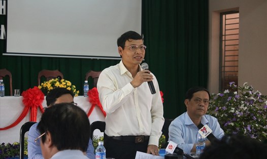 Ông Hồ Kỳ Minh - Phó Chủ tịch UBND TP. Đà Nẵng thông báo quyết định cho phép 2 nhà máy hoạt động lại để "làm nốt việc". Ảnh: TT