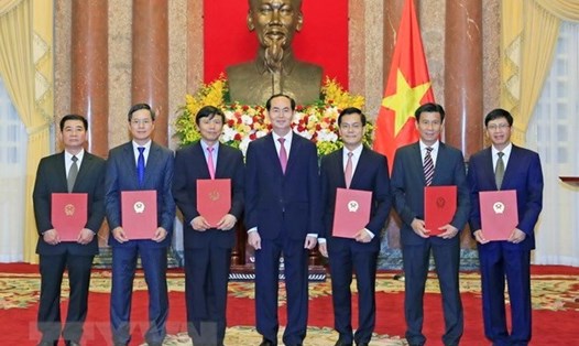 Chủ tịch Nước Trần Đại Quang với các đại sứ mới được bổ nhiệm. Ảnh: TTXVN