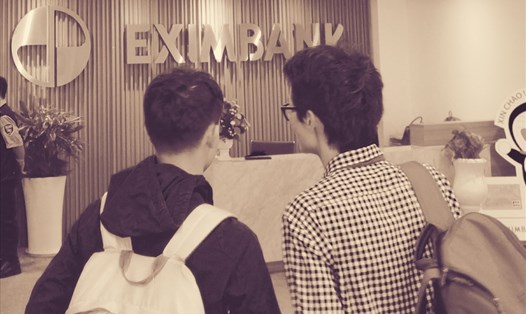 Ông Nam quyết liệt đòi tiền đã gửi tiết kiệm tại Eximbank. Ảnh: P.B 