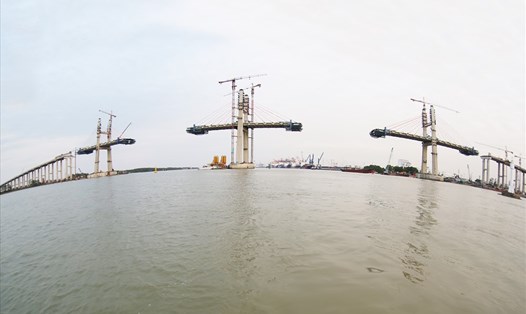 Thi công cầu Bạch Đằng (Quảng Ninh) 